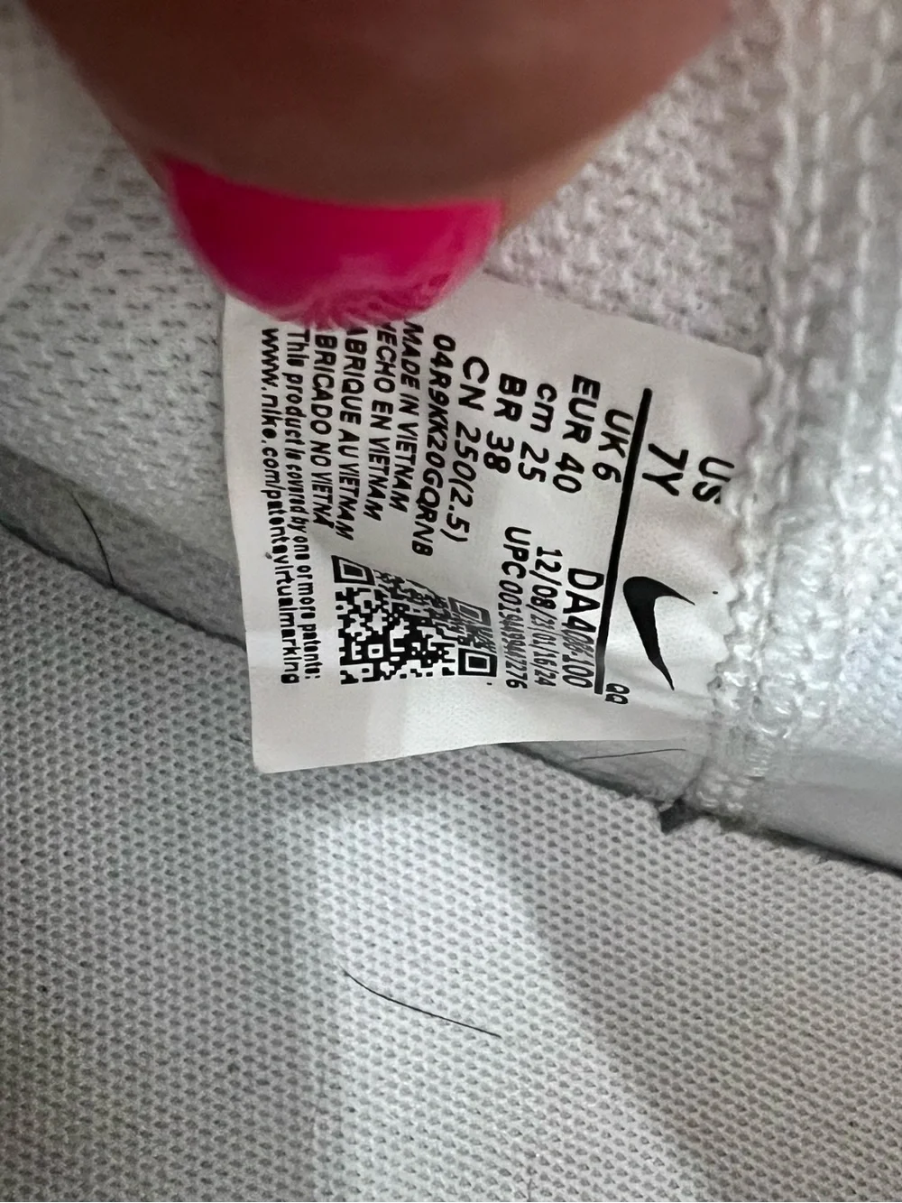 Nike Blazer White High-Top Sneakers with Black Swoosh - Picture 5 of 5